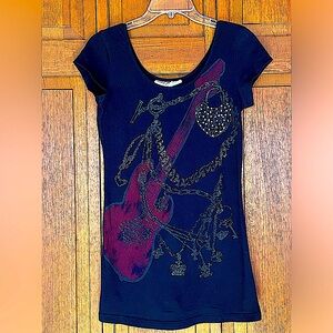 VINTAGE 1990’S T-SHIRT DRESS~BLACK W/GUITAR & SILVER STUDS~JR LG~SCOOPNECK